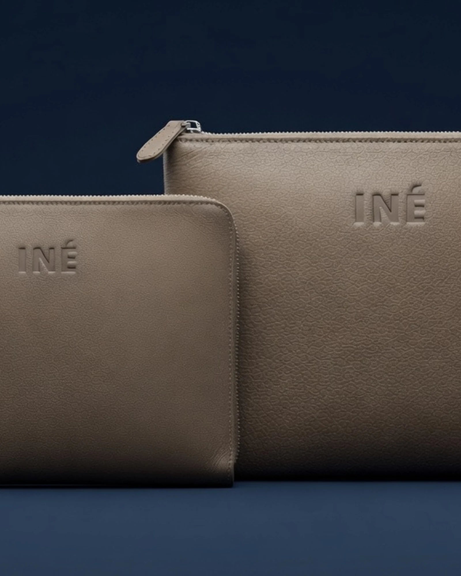 Pochette cuir recyclé INE 14/15" à personnaliser - 23